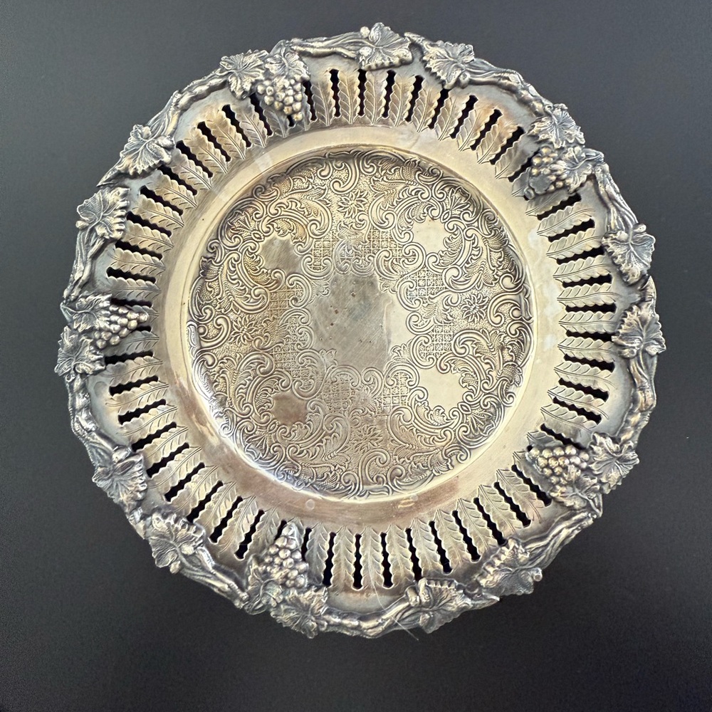 Vintage Norman Old English Reproduction Silver Plate - Picture 2 of 8